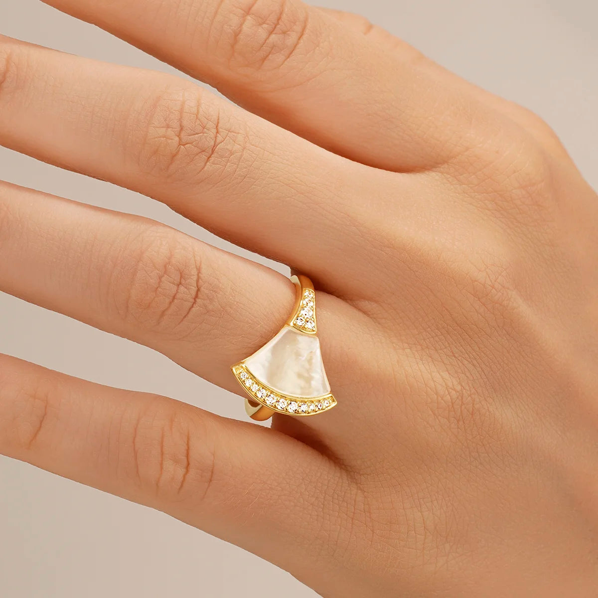 Bague Légende Nacre, Argent Doré & Oxydes de Zirconium Charles Garnier