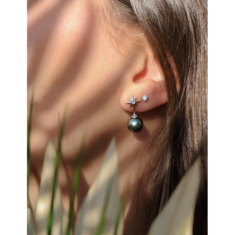 Boucles d’Oreilles Pendantes Archipel Femme en Argent Rhodié, Perles de Tahiti et Diamants – Iza-B