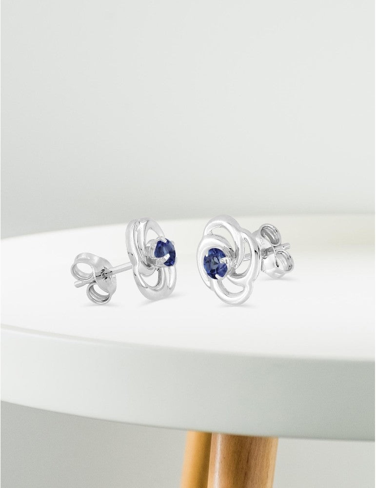 Boucles d’Oreilles Rosaces Or Blanc 9K & Saphir Élégance Raffinée