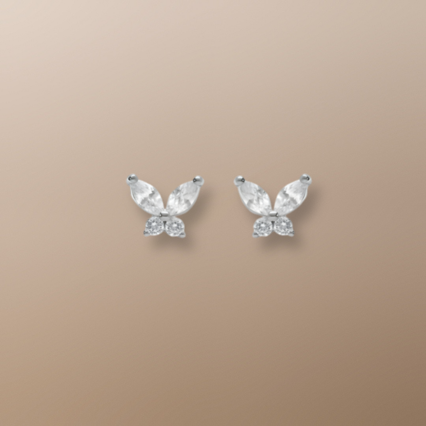 Boucles d’oreilles papillon en argent rhodié – Oxydes blancs sertis